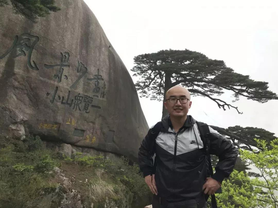 李炜.jpg
